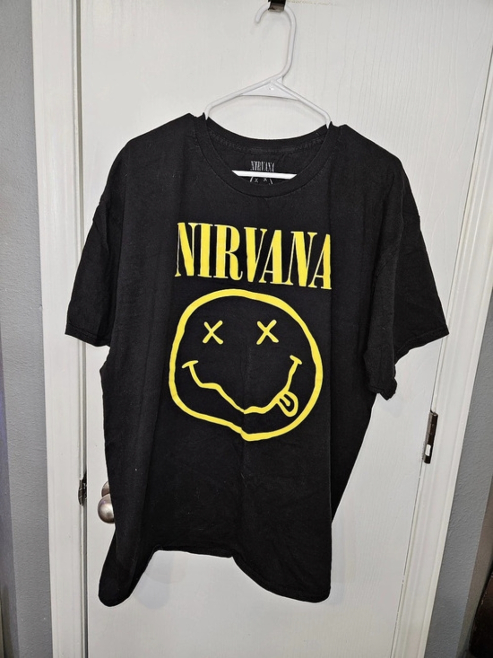 Nirvana Yellow Happy Face T-Shirt Graphic Tee Black 2XL